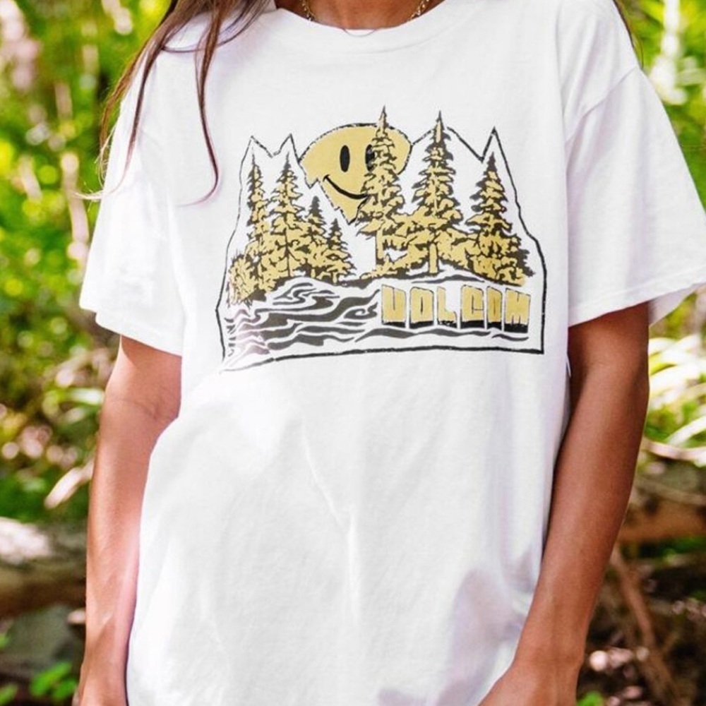 NWT, Volcom Women’s Stone Tech Short-Sleeve Graphic T-Shirt in Star White, XS/S